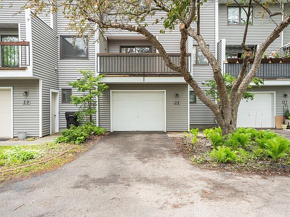 2nd image of 28 Elton Ridge Ct NW