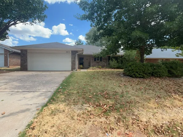 1612 Green Leaf Cir, Edmond, OK 73013