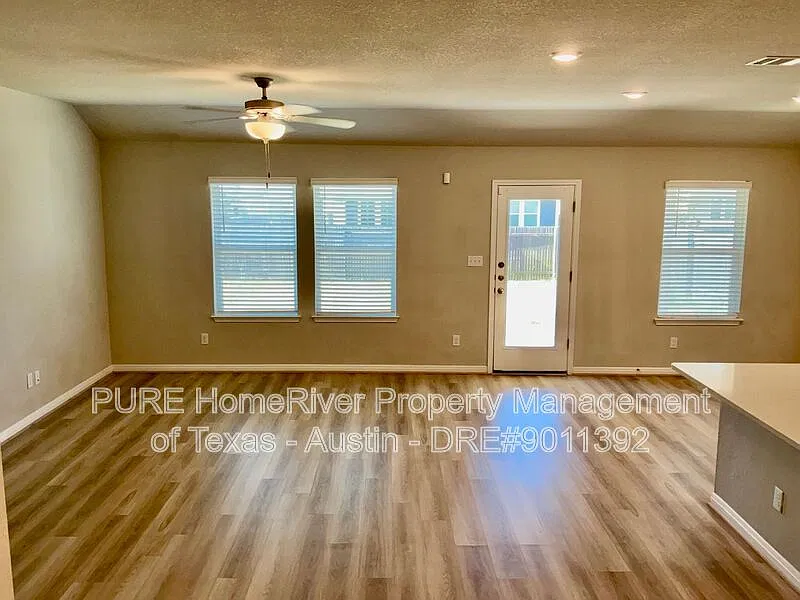 3 bed, 2.0 bath, 1621 sqft, $1,950 — Photo 4