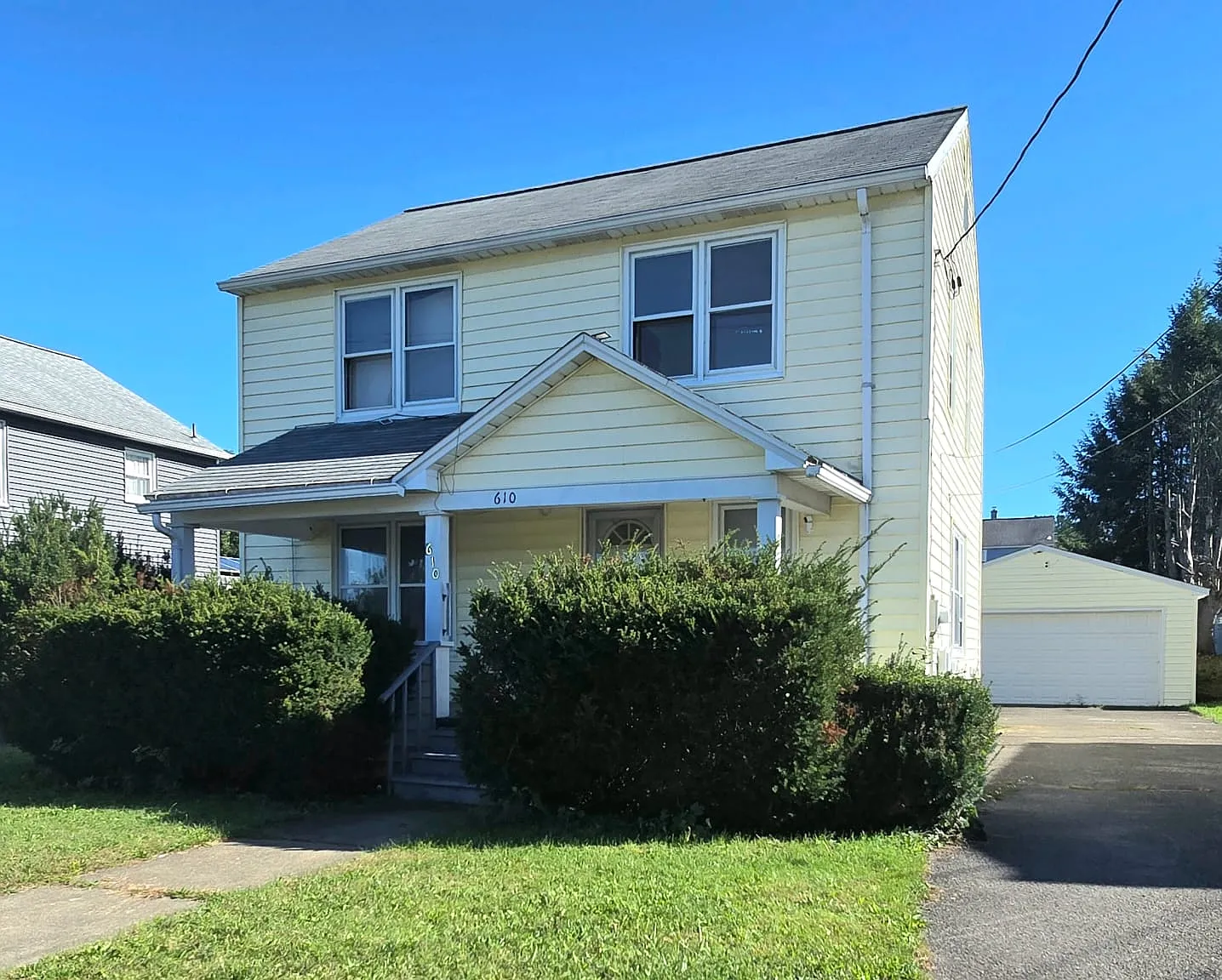 4 bed, 1950 sqft, $2,100 — Photo 1