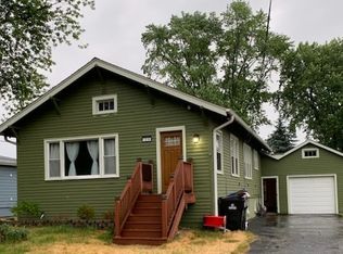 1204 Charles St, McHenry, IL 60051