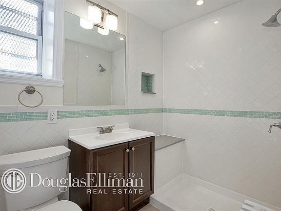 4th image of 69 Macdougal St APT 2R