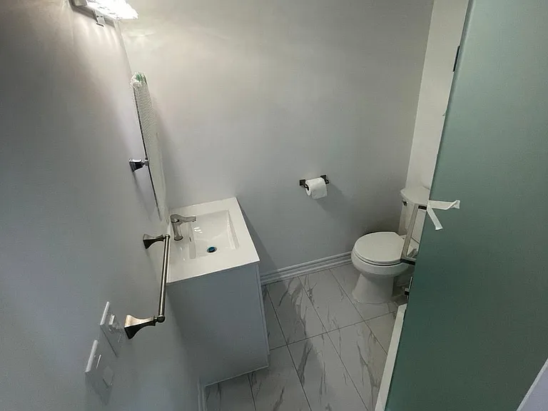 42 Aurora Heights Dr — Photo 8