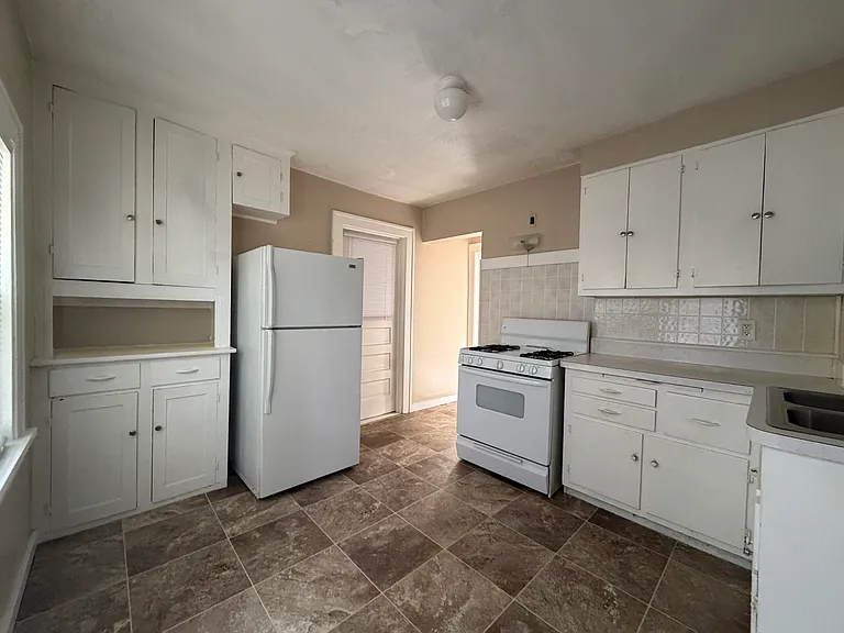1306 S 31st St — Photo 5