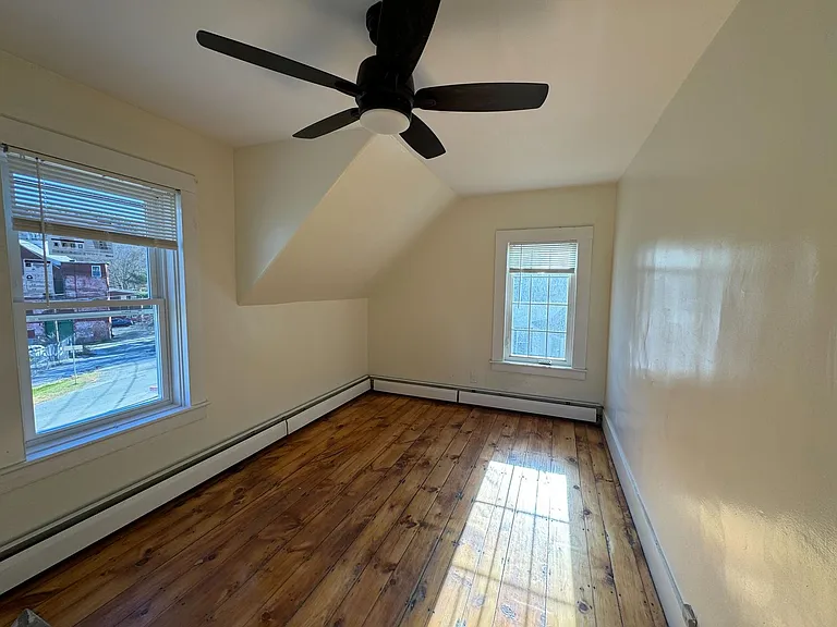 21-23 Maple St — Photo 8