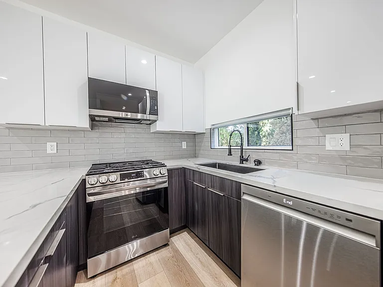 11311 Collins St — Photo 12