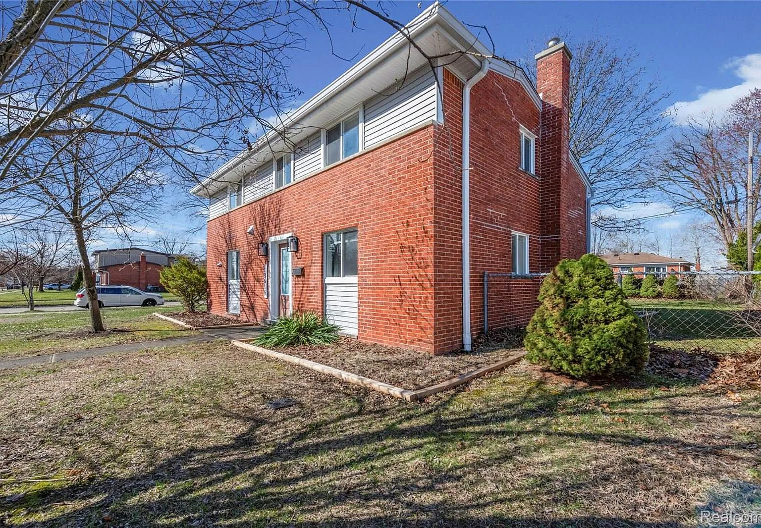 4 bed, 1728 sqft, $3,000 — Photo 2