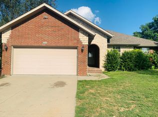 1305 Ginger Blue Ave, Monett, MO 65708