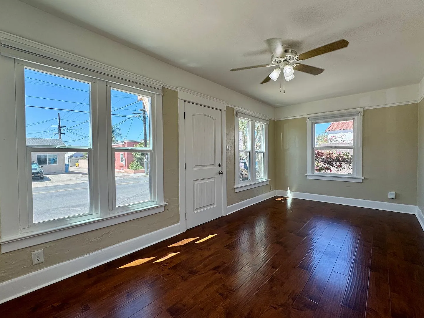 Charming Spanish Style 2 Bed, 2 Bath House w/A/C, Washer/Dryer Hookups, Two Patios in North Park/... — Photo 3