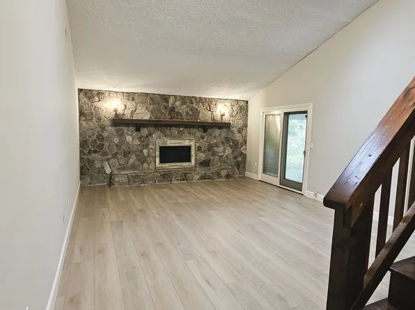 201 Martingale Dr, Peachtree City, GA 30269