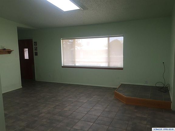 3rd image of 504 E 31st St