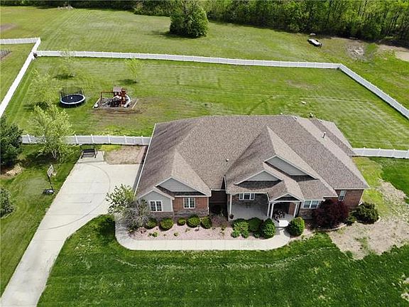 2nd image of 33406 E Pinehurst Ln