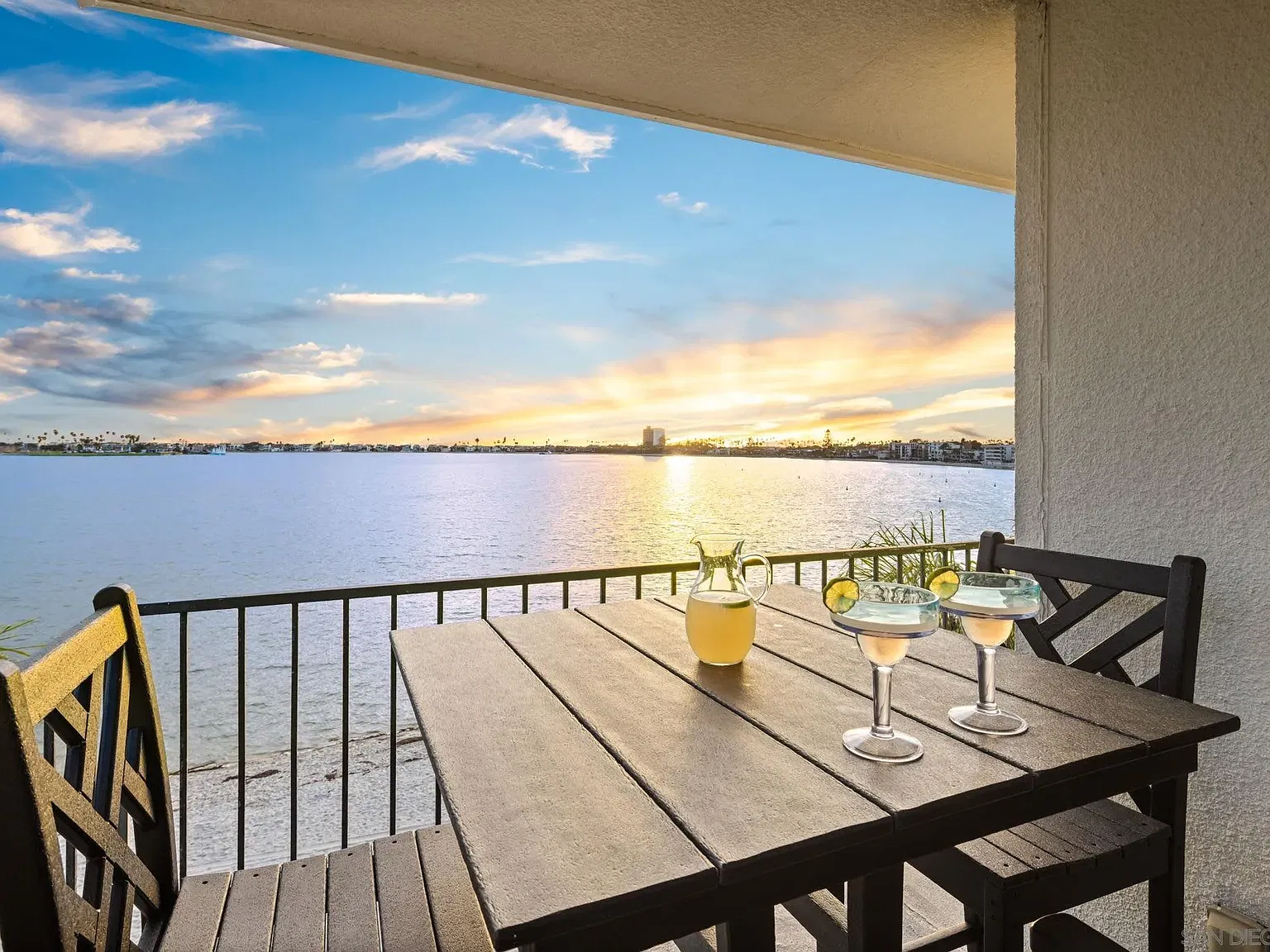 4 bed, 2.5 bath, 2000 sqft, $12,000 — Photo 3