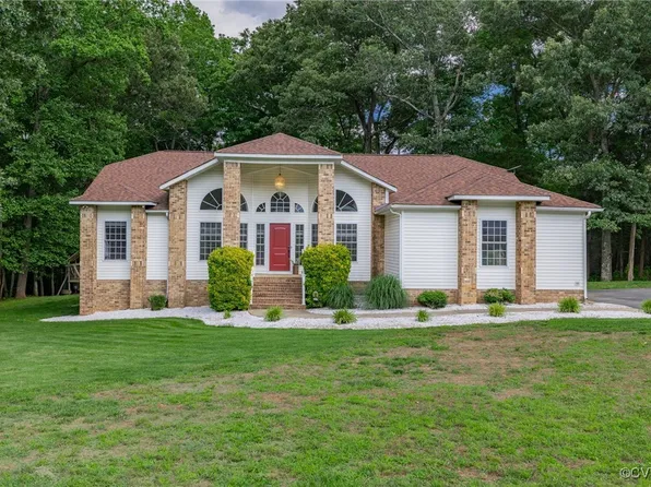 11781 Putnam Pl, Amelia Court House, VA 23002