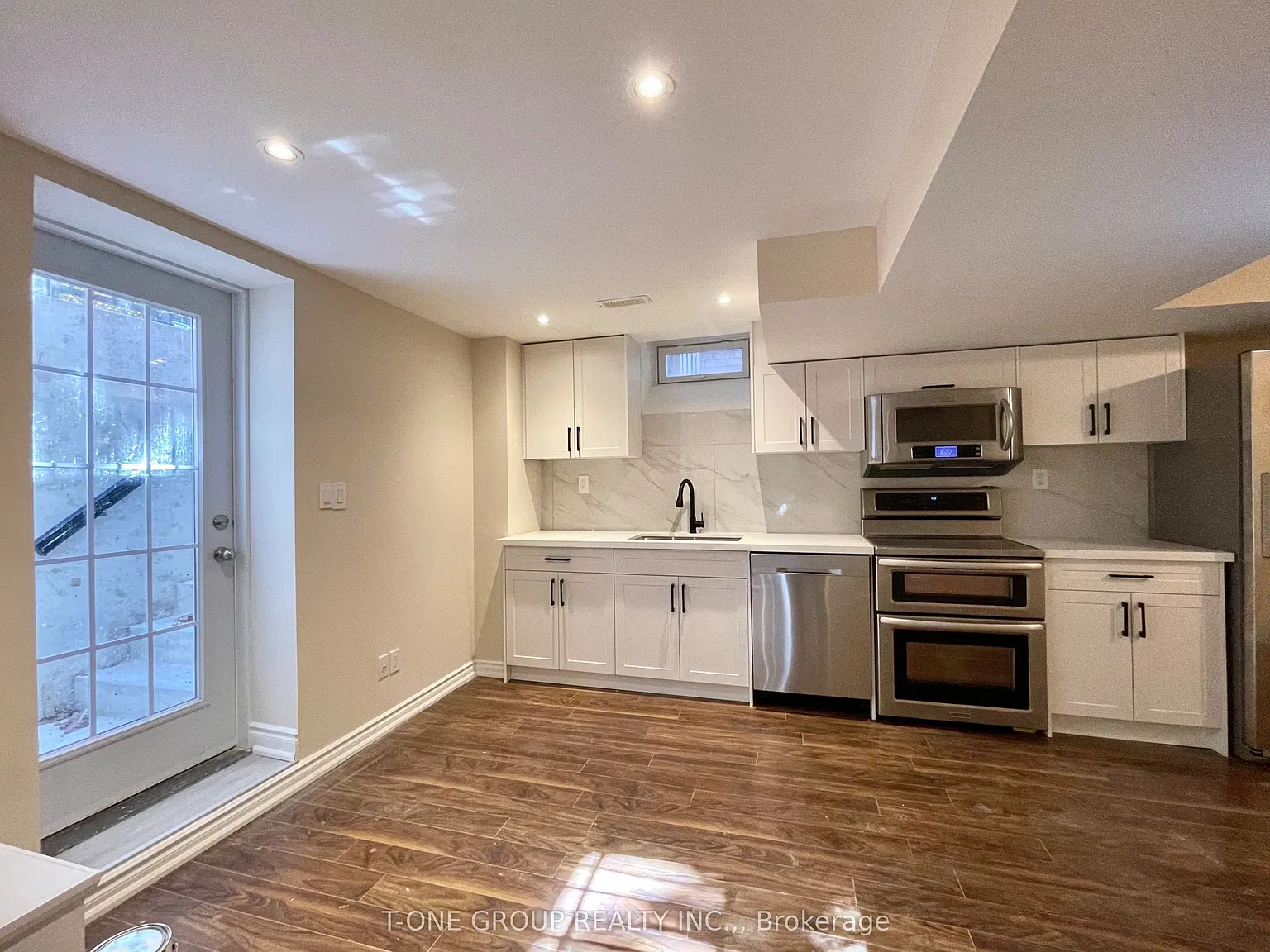 2 bed, $2,000 — Photo 2