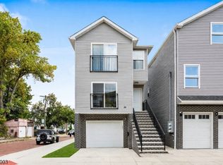 54 Holland St, Newark, NJ