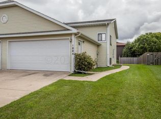 1804 27th Ave S, Fargo, ND 58103