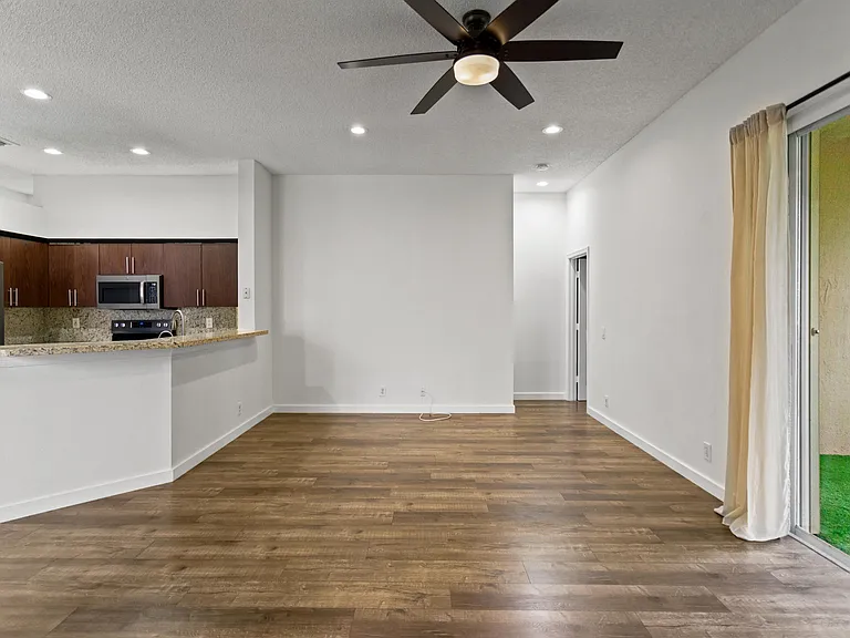 1071 Bluewood Ter — Photo 14
