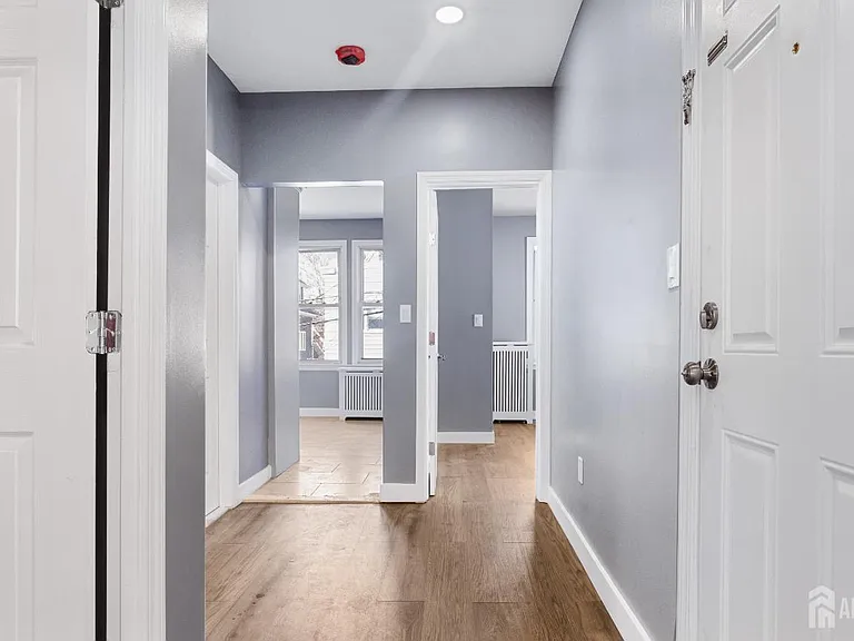 19 Newfield St — Photo 6