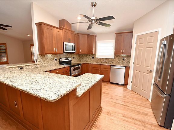 4th image of 116 Lorraine St