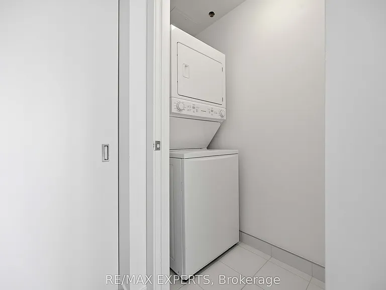 223 Saint Clair Ave W #1007 — Photo 23