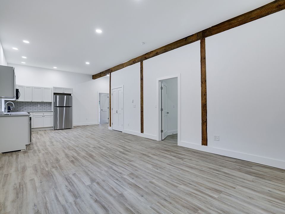 1st image of 127 Evergreen Ln #3