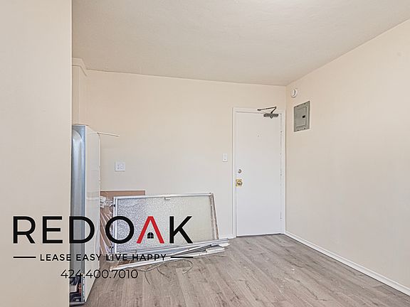 2nd image of 615 1/4 N Rossmore Ave #200