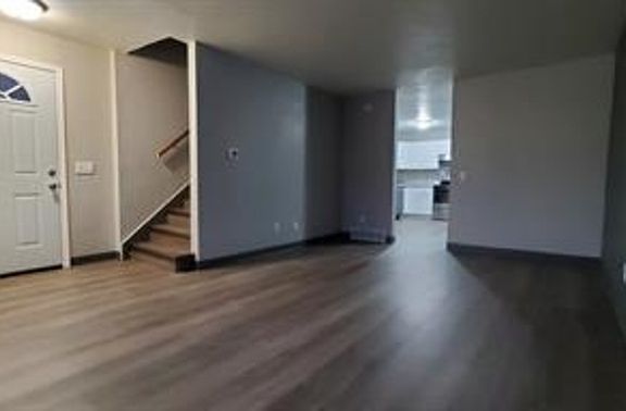5th image of 983 7th St #D