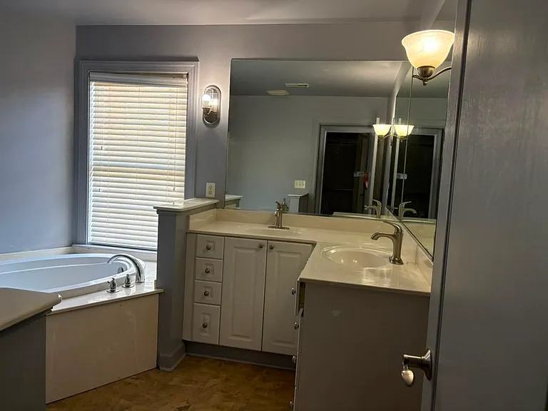 3929 Cromwell Park Dr — Photo 16