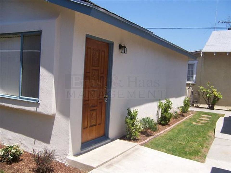 1st image of 3031 E 65th St #3033