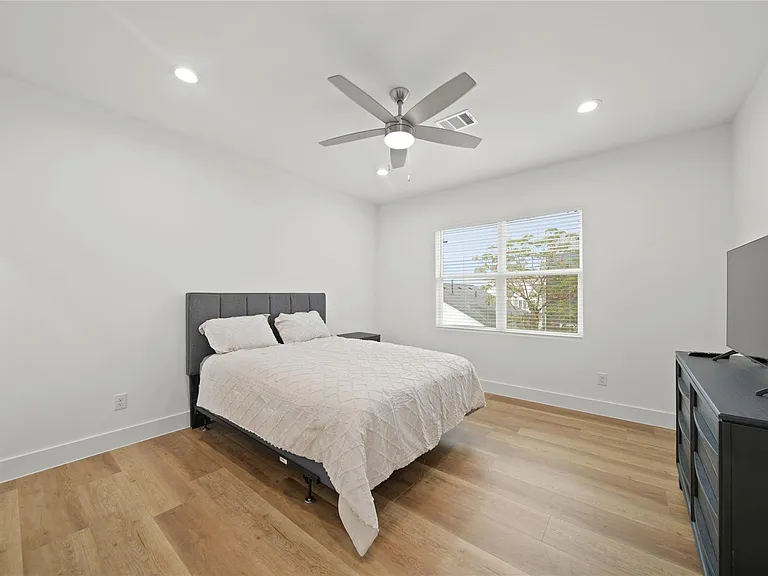2510 Gray St — Photo 12