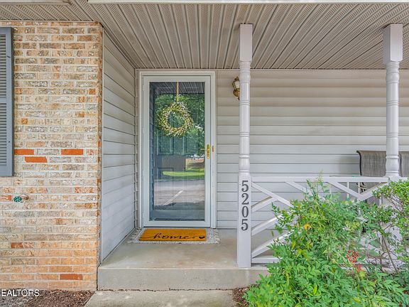 2nd image of 5205 Trace Manor Ln