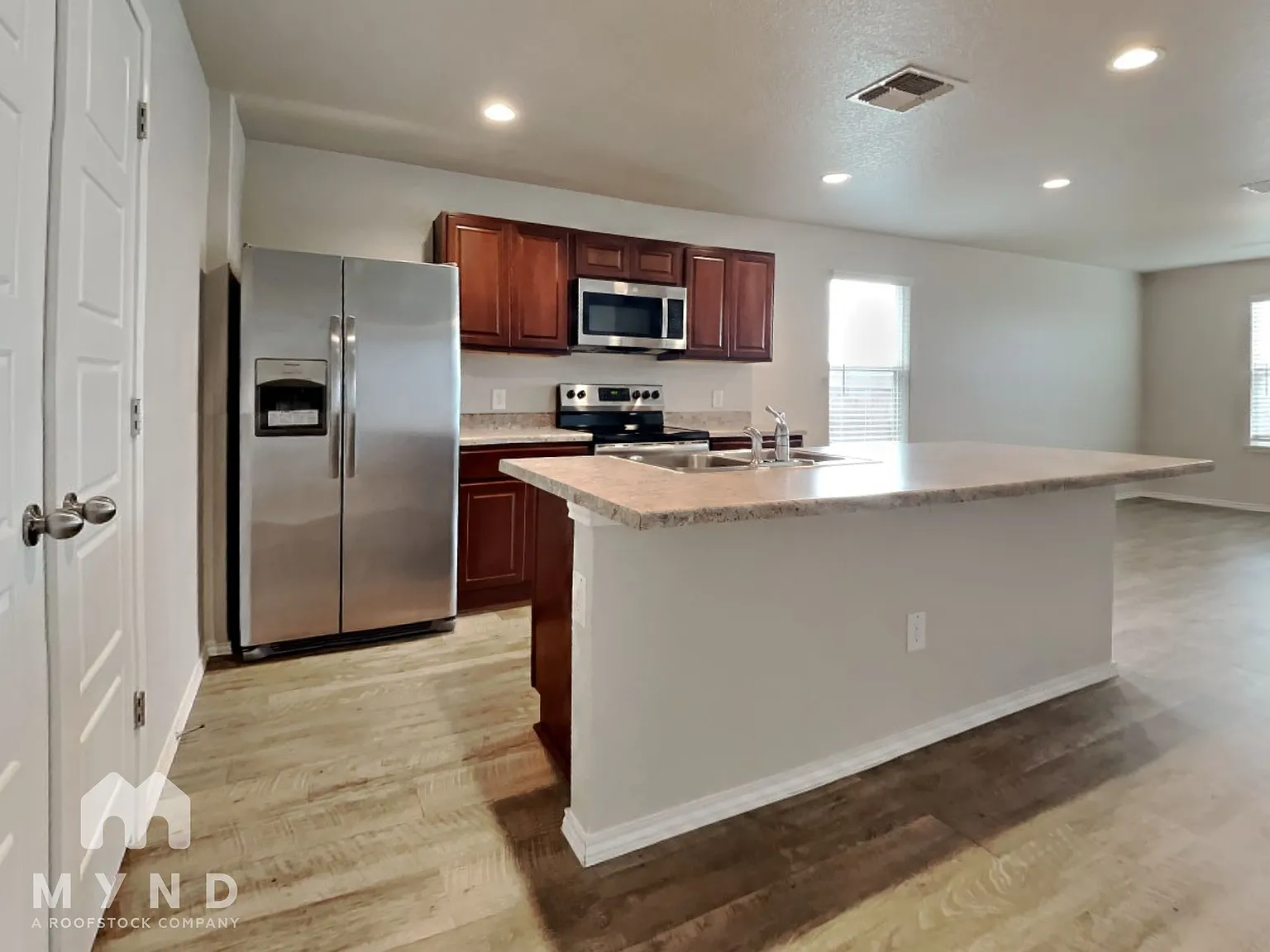 4 bed, 2.0 bath, 1459 sqft, $1,505 — Photo 3