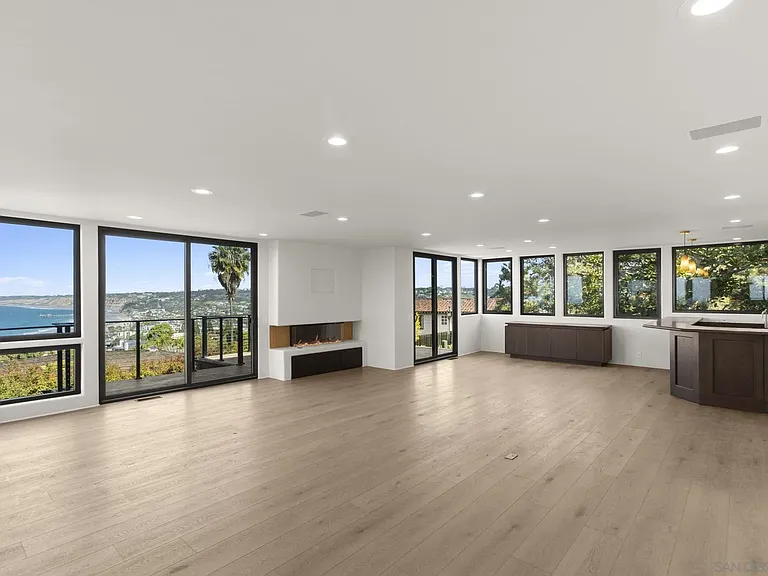 1846 Castellana Rd — Photo 11