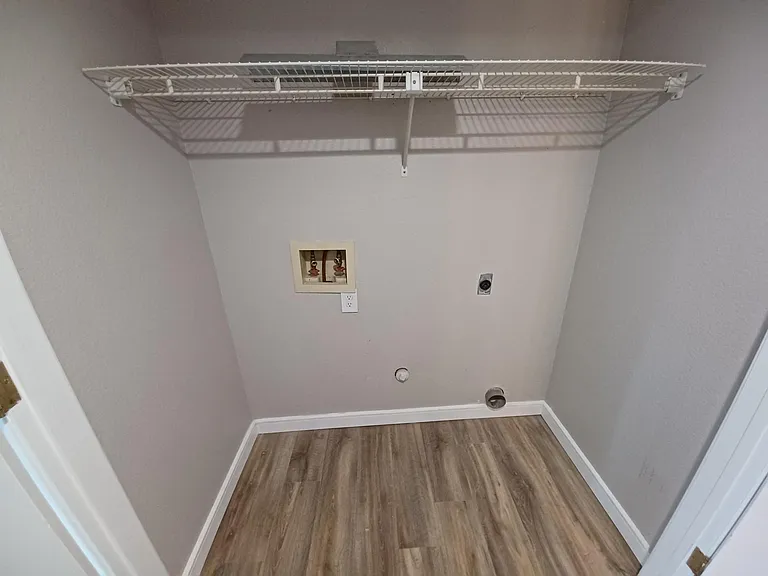 Plaza Apartments — Photo 12