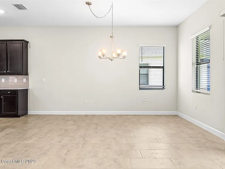 2323 Great Belt Cir — Photo 15