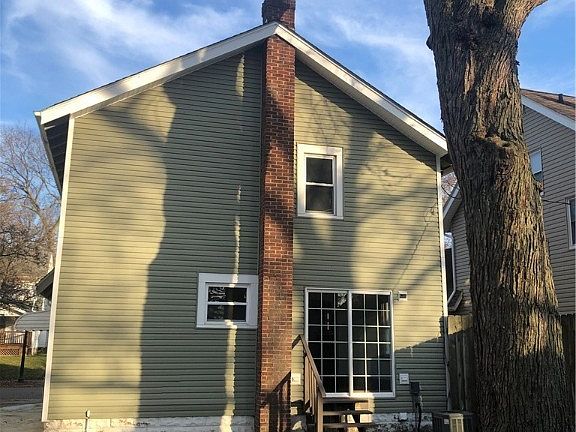 4th image of 1438 Redwood Ave
