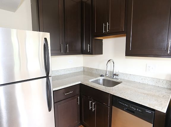 3rd image of 4614 N Paulina St APT 312