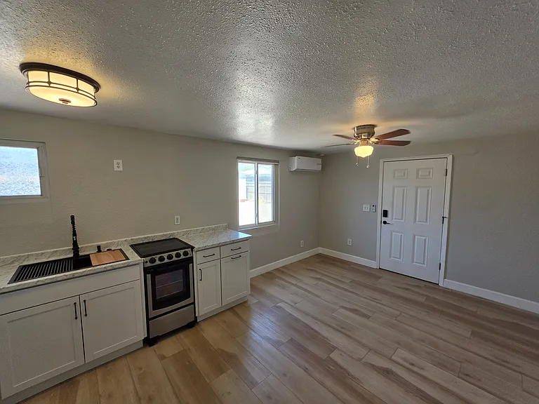 2803 E Monroe St #A — Photo 8