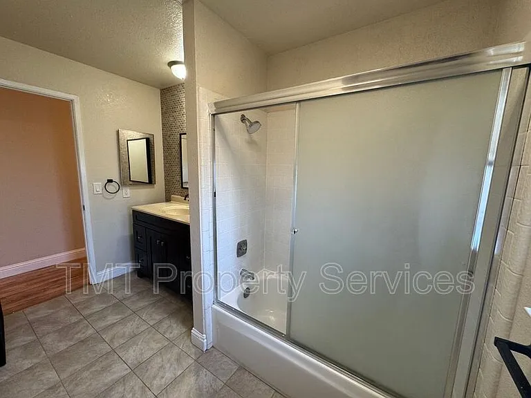 6931 Cobblestone Way — Photo 17