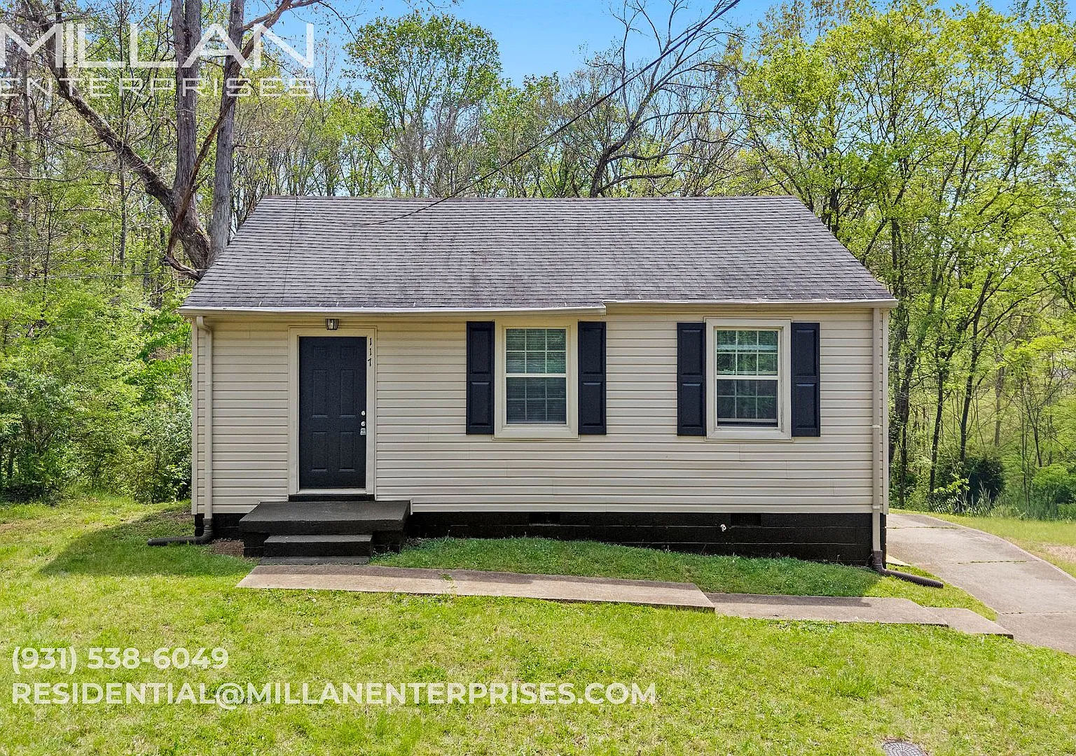 Charming 2BR Cottage Near Downtown Clarksville — Photo 1