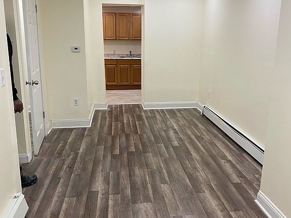 3rd image of 365 1st St Floor 2