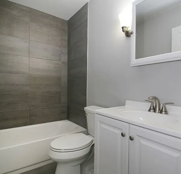 1409 E Chicago St #6 — Photo 3