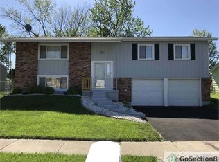 17700 Arlington Dr, Country Club Hills, IL