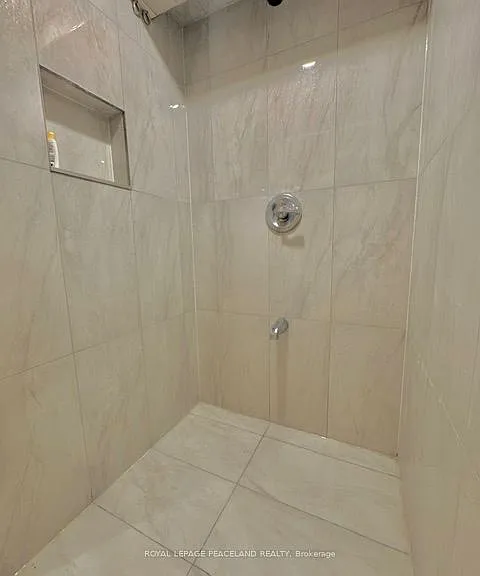 221 Browndale Cres — Photo 19