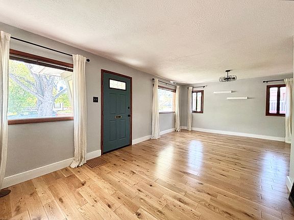 3rd image of 631 E Downington Ave