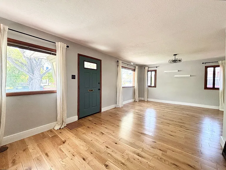 631 E Downington Ave — Photo 3