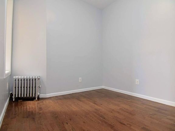5th image of 100 Audubon Ave #15