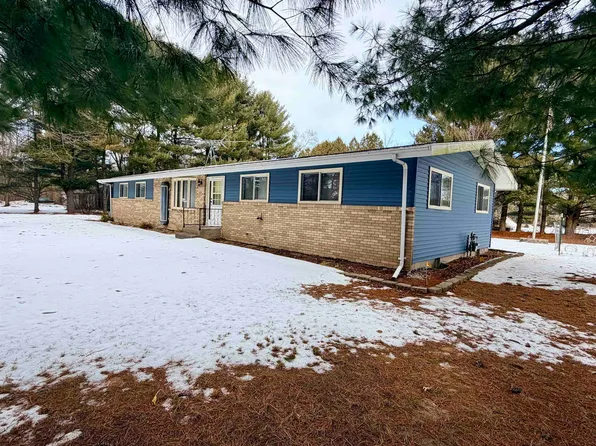 W6594 County Road H, Wild Rose, WI 54984