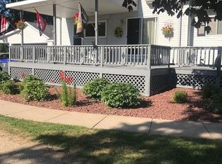 1002 W North Water St, New London, WI 54961